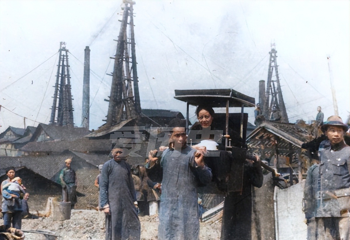 1940年宋氏三姐妹视察自贡 关心烈士遗孤 感谢盐业工人