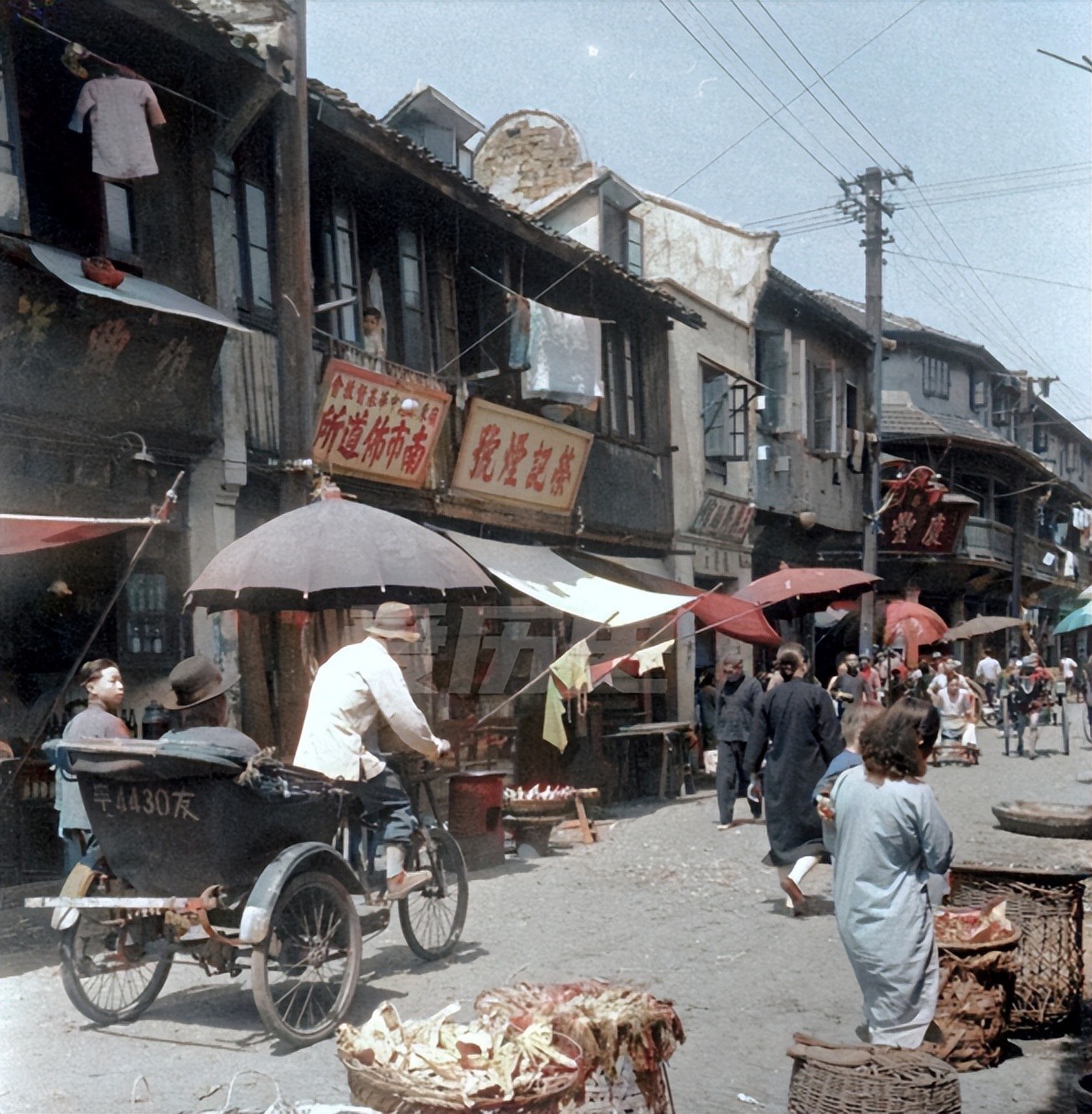 高清上色修复：40年代老上海的弄堂 见证历史的风云变迁