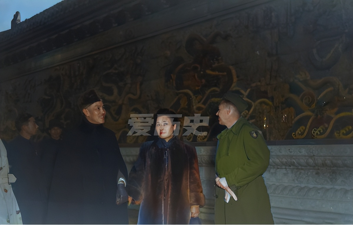 1945年蒋介石游览故宫 正处人生巅峰 自比乾隆要建“十全武功”
